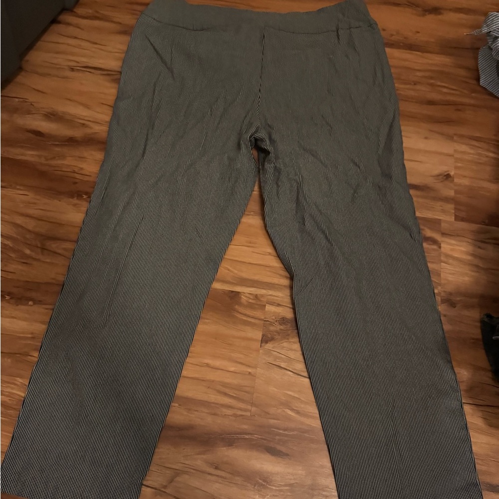 Women’s Black/White Pants